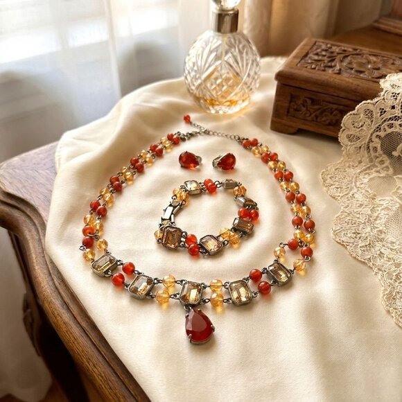 Vintage AVON Nina Ricci Jewelry Set Necklace Bracelet & Clip-On Earrings Red Amb - Picture 2 of 12